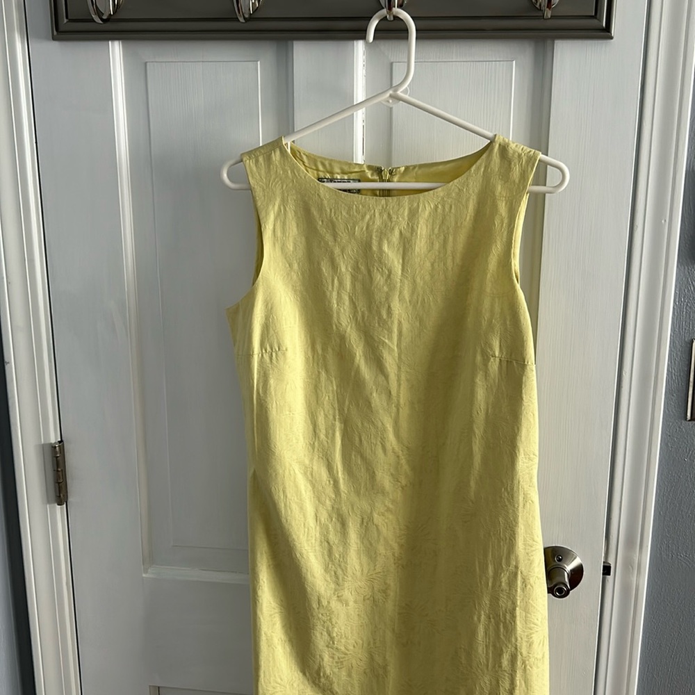 Tommy Bahama size 6 women’s dress
